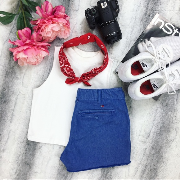 tommy hilfiger • vintage denim shorts - Picture 3 of 5